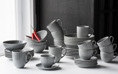 Lubiana komplet filiżanek ze spodkami dla 6 osób Daisy Cloud Szary